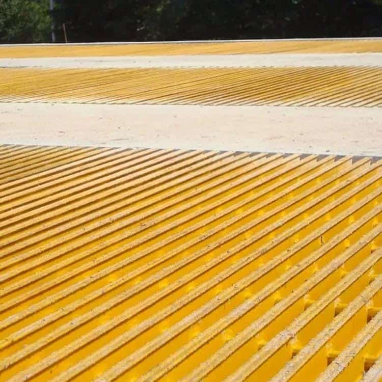 Rejillas pultruidas fenólicas
