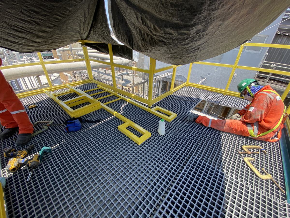 Instalación de plataforma sobre tanque2